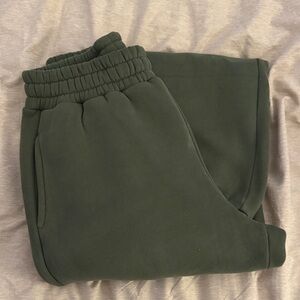 Comfrt Joggers. Color Forest